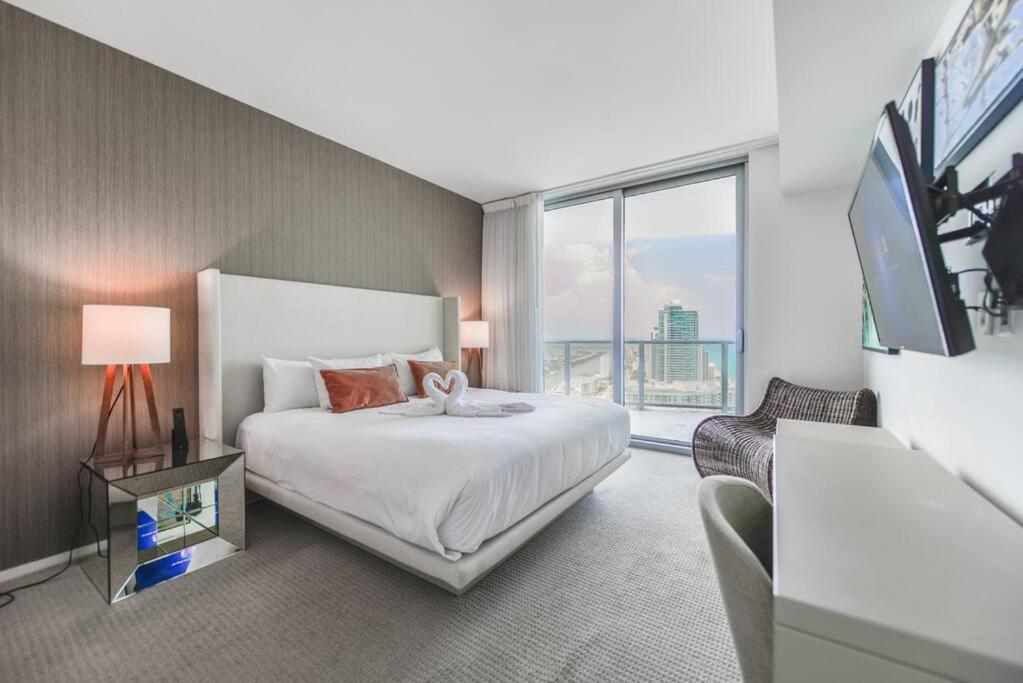 Spectacular Sunset Views Over The Ocean At Hollywood Exteriör bild